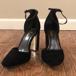 Lulu’s Black Wedge Heels